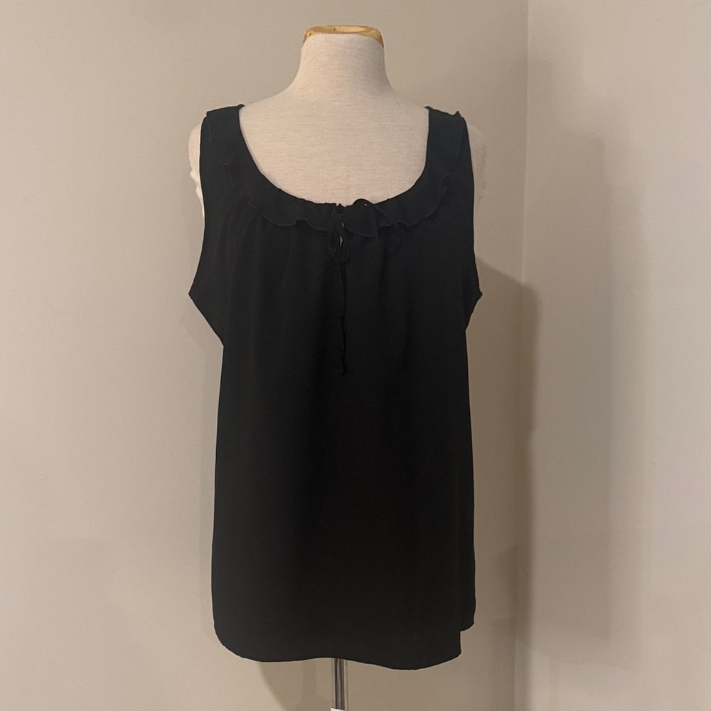 LOFT Black Sleeveless Tank Top